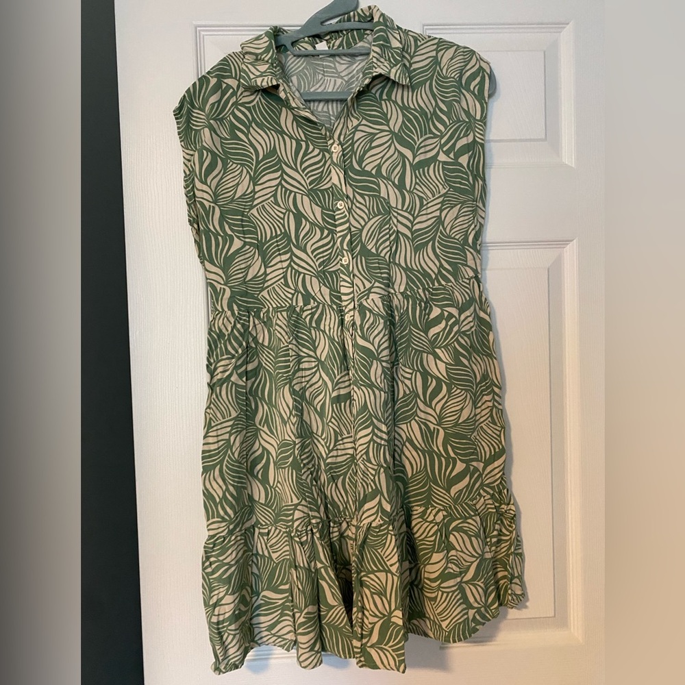 Green and Cream Leaf Print Dress, size M